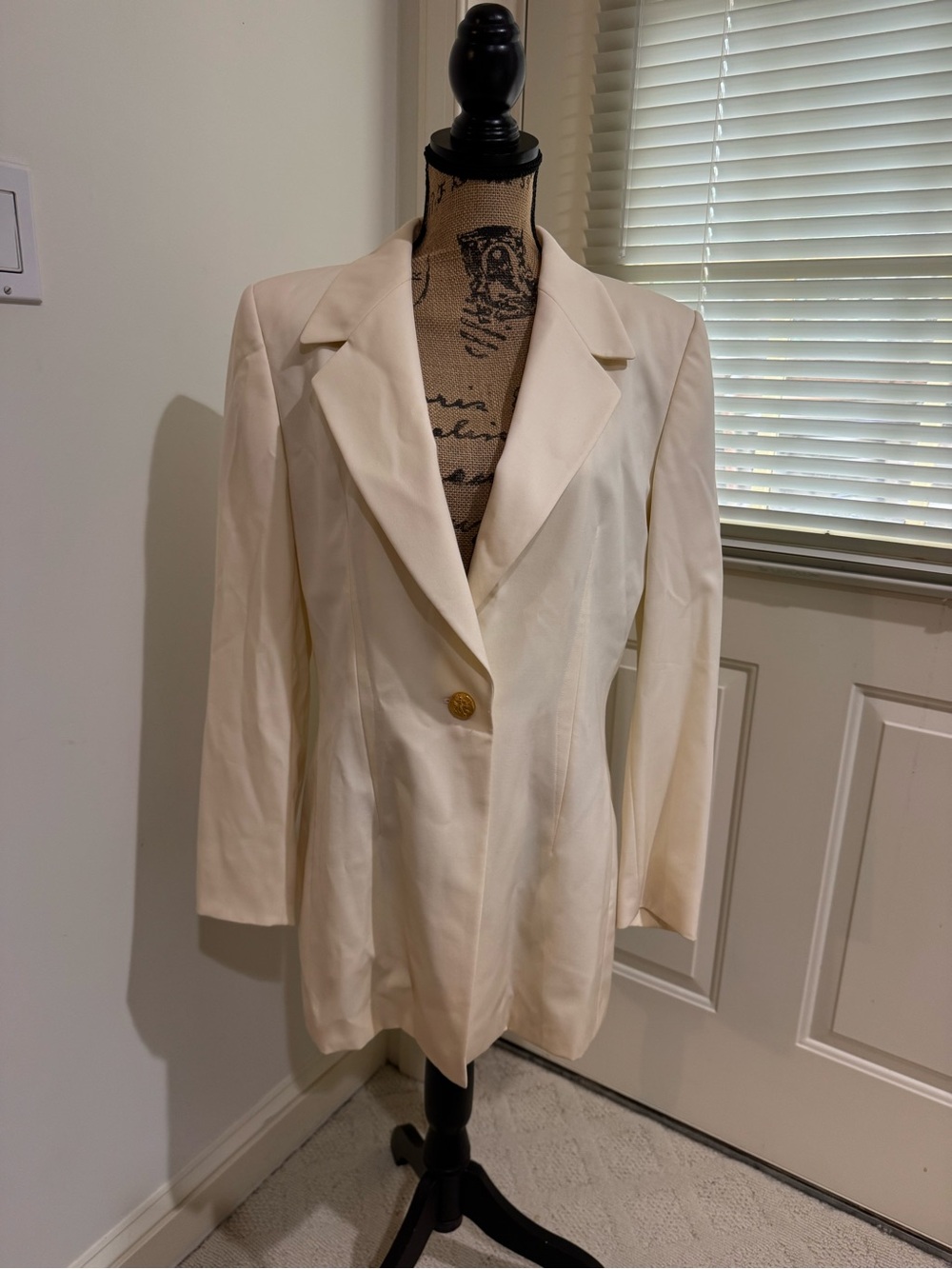 Vintage Escada Cream Single-Button wool Blazer size 40 German